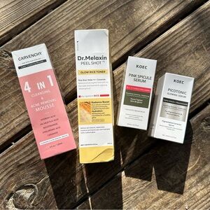 Carvenchy 4 in 1 Cleansing & Acne Removal Mousse - Pink and White